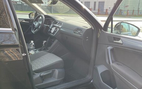 Volkswagen Tiguan II, 2021 год, 4 550 000 рублей, 2 фотография