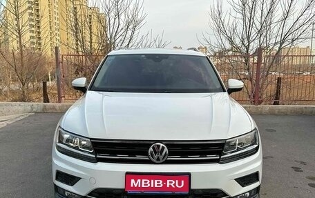 Volkswagen Tiguan II, 2019 год, 1 900 443 рублей, 1 фотография