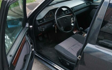 Mercedes-Benz E-Класс, 1995 год, 580 000 рублей, 1 фотография