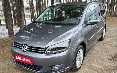 Volkswagen Touran III, 2011 год, 1 100 000 рублей, 1 фотография