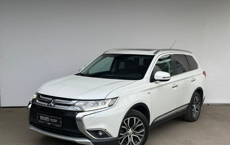 Mitsubishi Outlander III рестайлинг 3, 2015 год, 2 300 000 рублей, 1 фотография