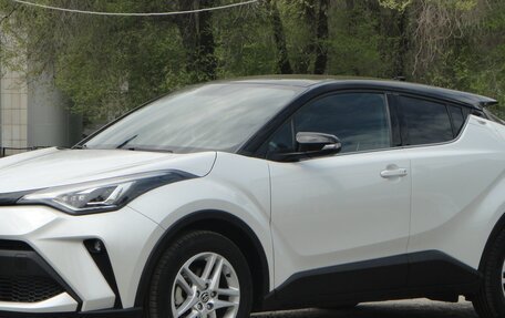 Toyota C-HR I рестайлинг, 2022 год, 3 150 000 рублей, 1 фотография