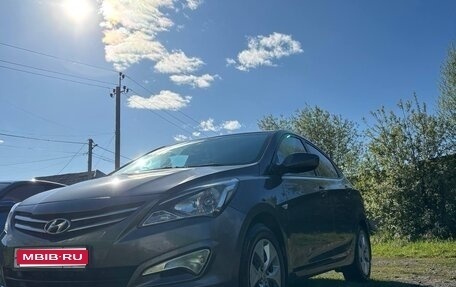 Hyundai Solaris II рестайлинг, 2015 год, 750 000 рублей, 1 фотография