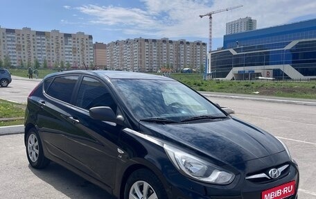 Hyundai Solaris II рестайлинг, 2014 год, 1 000 000 рублей, 1 фотография