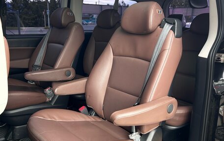 Hyundai Grand Starex Grand Starex I рестайлинг 2, 2019 год, 4 100 000 рублей, 10 фотография