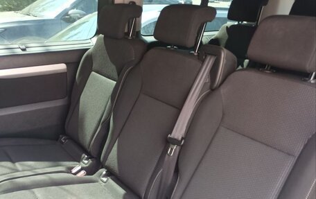 Peugeot Traveller I, 2021 год, 2 600 000 рублей, 4 фотография