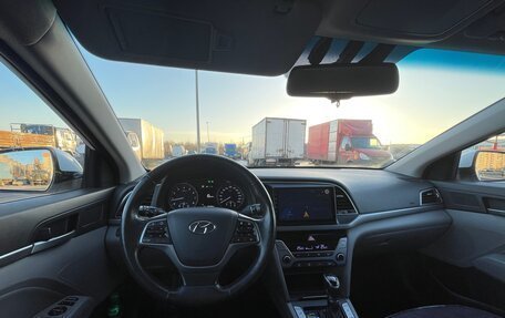 Hyundai Elantra VI рестайлинг, 2018 год, 1 500 000 рублей, 6 фотография