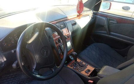Mercedes-Benz E-Класс, 1997 год, 389 000 рублей, 1 фотография