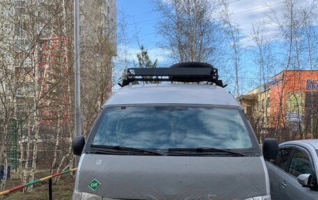 Toyota HiAce H200, 2008 год, 1 400 000 рублей, 2 фотография