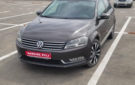 Volkswagen Passat B7, 2013 год, 2 100 000 рублей, 1 фотография
