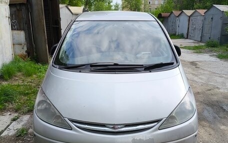Toyota Estima III рестайлинг -2, 2002 год, 830 000 рублей, 1 фотография