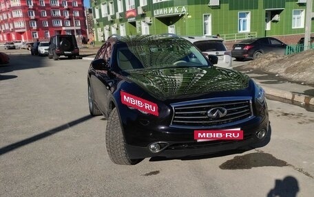 Infiniti QX70, 2014 год, 2 400 000 рублей, 2 фотография