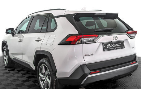 Toyota RAV4, 2022 год, 3 350 000 рублей, 7 фотография