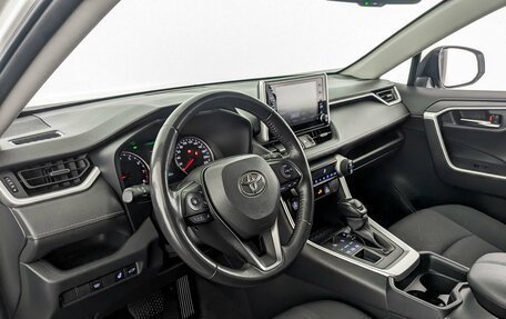 Toyota RAV4, 2022 год, 3 350 000 рублей, 16 фотография