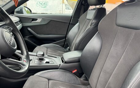 Audi A4, 2017 год, 2 600 000 рублей, 8 фотография