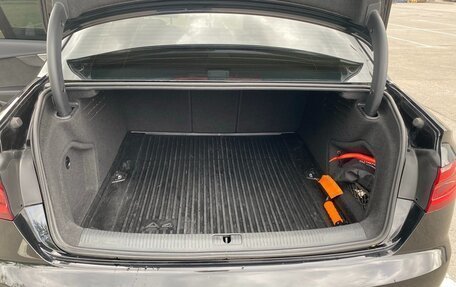 Audi A4, 2017 год, 2 600 000 рублей, 12 фотография