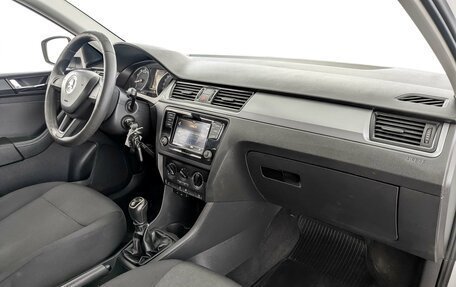 Skoda Rapid I, 2017 год, 900 000 рублей, 11 фотография