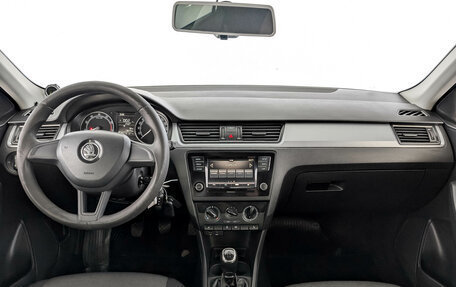 Skoda Rapid I, 2017 год, 900 000 рублей, 14 фотография