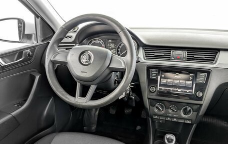 Skoda Rapid I, 2017 год, 900 000 рублей, 25 фотография