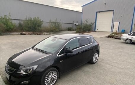 Opel Astra J, 2011 год, 799 000 рублей, 2 фотография