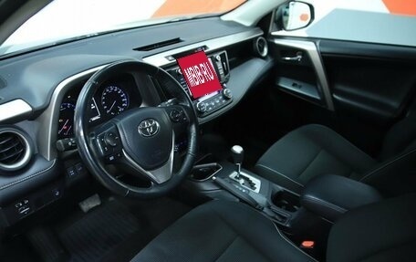 Toyota RAV4, 2017 год, 2 290 000 рублей, 10 фотография