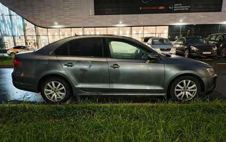 Volkswagen Jetta VI, 2011 год, 710 000 рублей, 3 фотография