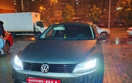Volkswagen Jetta VI, 2011 год, 710 000 рублей, 2 фотография