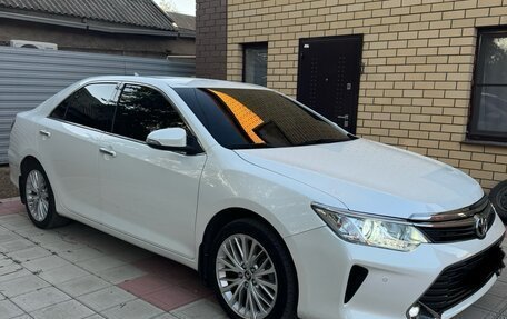 Toyota Camry, 2015 год, 1 870 000 рублей, 4 фотография