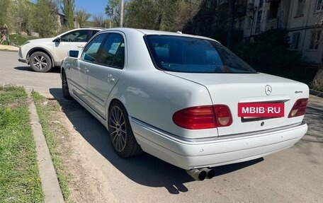 Mercedes-Benz E-Класс, 1997 год, 520 000 рублей, 6 фотография