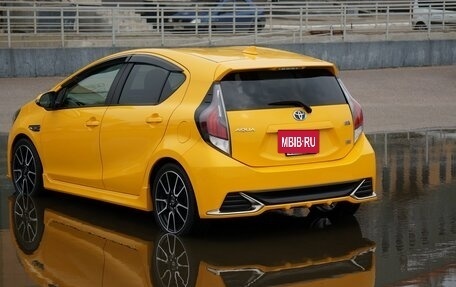 Toyota Aqua I, 2015 год, 1 375 000 рублей, 4 фотография