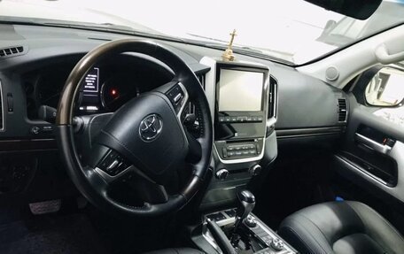 Toyota Land Cruiser 200, 2016 год, 8 000 000 рублей, 5 фотография