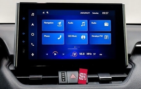 Toyota RAV4, 2023 год, 4 100 000 рублей, 13 фотография