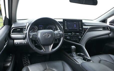Toyota Camry, 2021 год, 3 299 000 рублей, 8 фотография