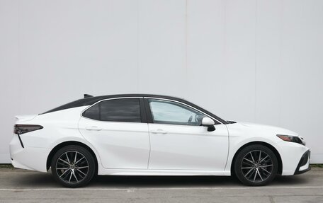 Toyota Camry, 2021 год, 3 299 000 рублей, 5 фотография