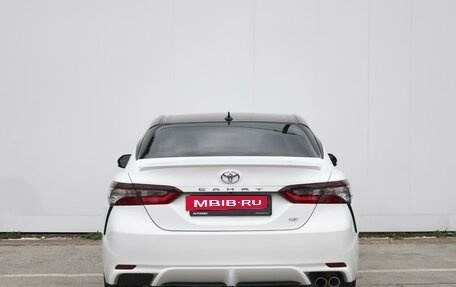 Toyota Camry, 2021 год, 3 299 000 рублей, 4 фотография