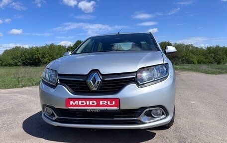 Renault Logan II, 2015 год, 697 000 рублей, 3 фотография