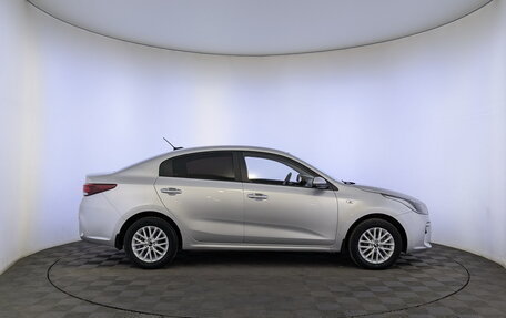 KIA Rio IV, 2018 год, 1 300 000 рублей, 4 фотография