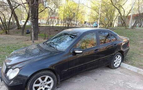 Mercedes-Benz C-Класс, 2004 год, 600 000 рублей, 3 фотография