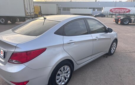 Hyundai Solaris II рестайлинг, 2016 год, 870 000 рублей, 2 фотография