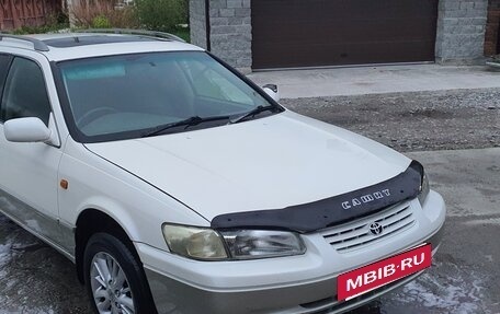 Toyota Camry, 1997 год, 555 000 рублей, 3 фотография
