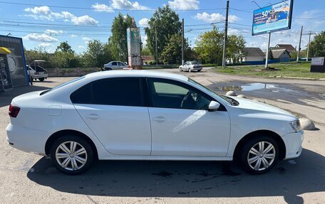 Volkswagen Jetta VI, 2016 год, 1 090 000 рублей, 4 фотография
