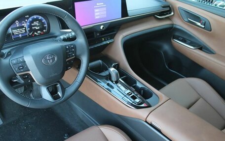 Toyota Crown, 2025 год, 7 900 000 рублей, 4 фотография
