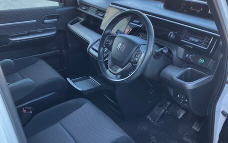 Honda Stepwgn IV, 2016 год, 1 970 000 рублей, 14 фотография