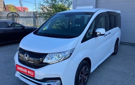 Honda Stepwgn IV, 2016 год, 1 970 000 рублей, 4 фотография