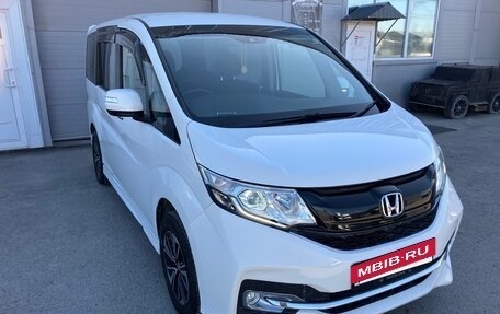 Honda Stepwgn IV, 2016 год, 1 970 000 рублей, 2 фотография