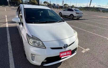 Toyota Prius, 2012 год, 1 000 000 рублей, 2 фотография
