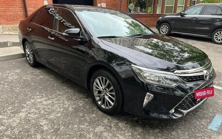 Toyota Camry, 2017 год, 2 580 000 рублей, 2 фотография