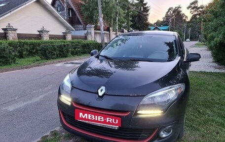 Renault Megane III, 2013 год, 300 000 рублей, 2 фотография