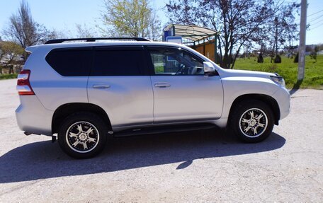 Toyota Land Cruiser Prado 150 рестайлинг 2, 2010 год, 2 650 000 рублей, 6 фотография