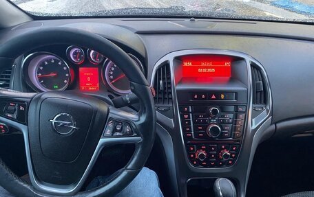 Opel Astra J, 2011 год, 730 000 рублей, 5 фотография